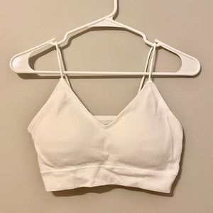 (2) V-neck padded seamless bralette
